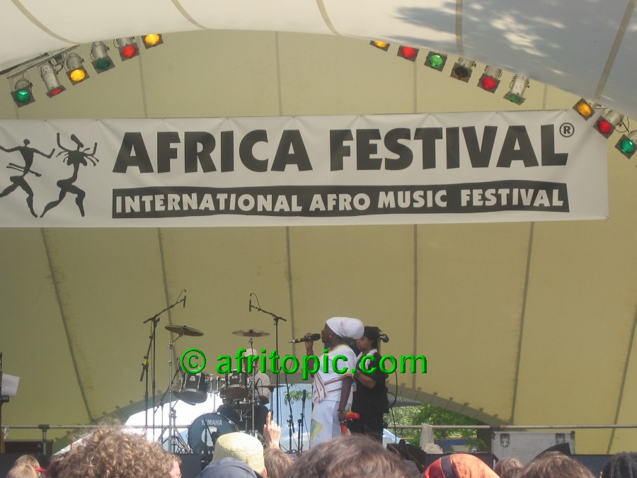 ../Images/AfricaFestival-28-29May05 197.jpg
